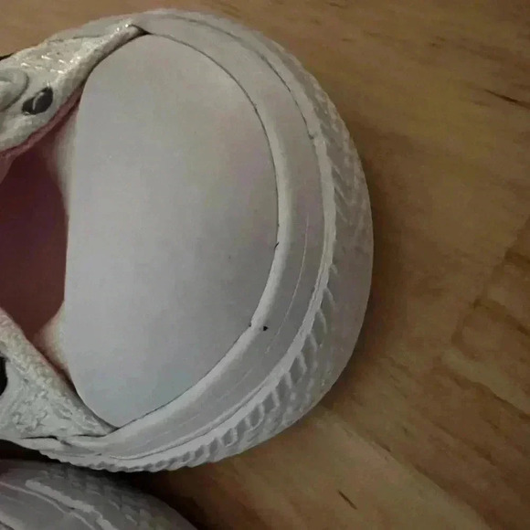 GIRLS CONVERSE ALL STARS SIZE 5 - Picture 7 of 9